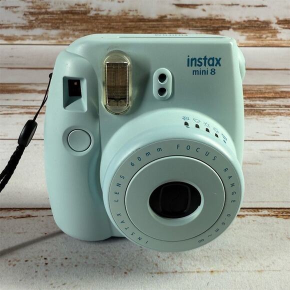 Fujifilm Instax Mini 8 Instant Film Camera Ice Blue - Picture 1 of 4